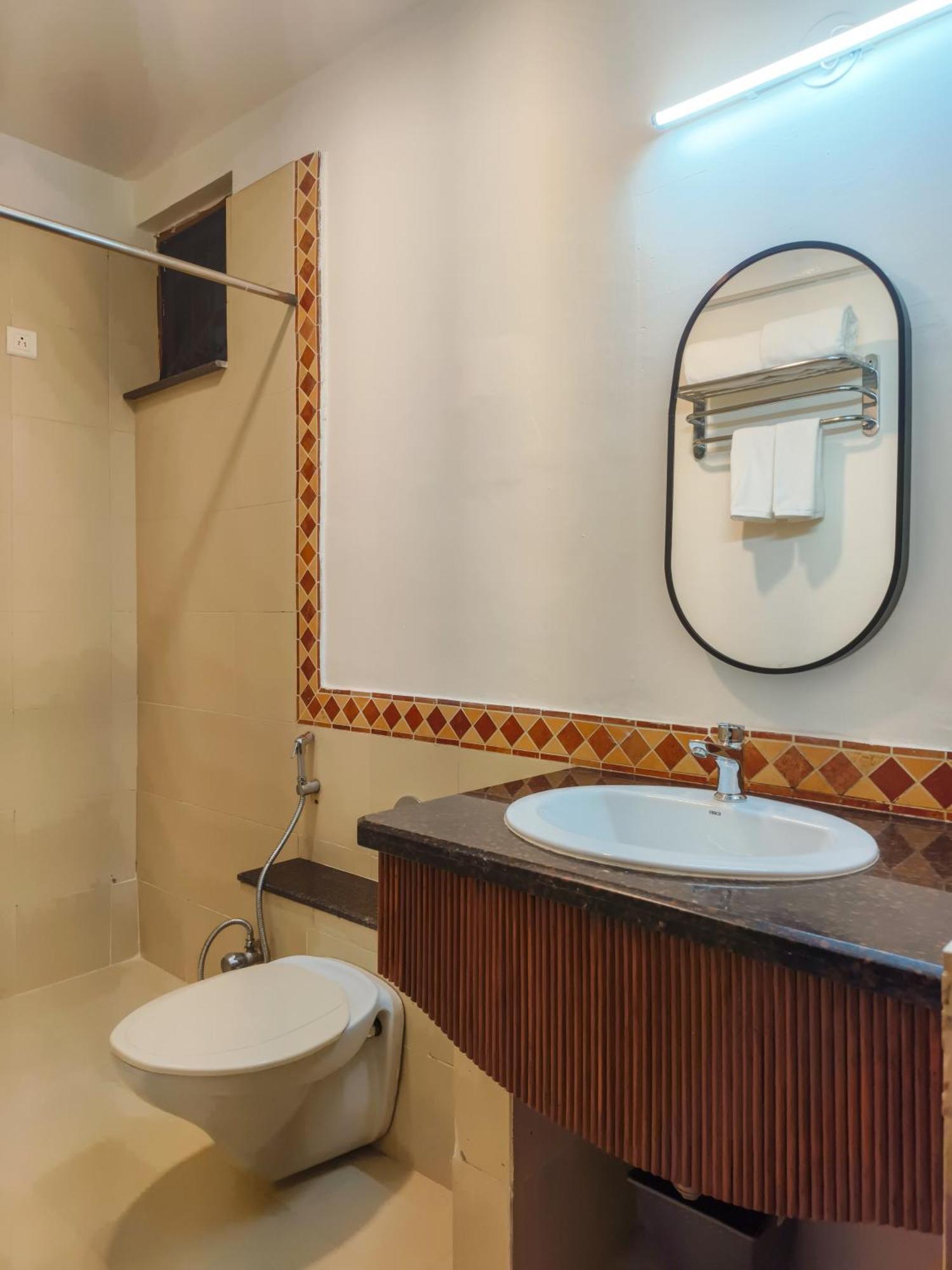 Olive Hotel Alidia Beach Resort By Embassy Group Baga Eksteriør bilde