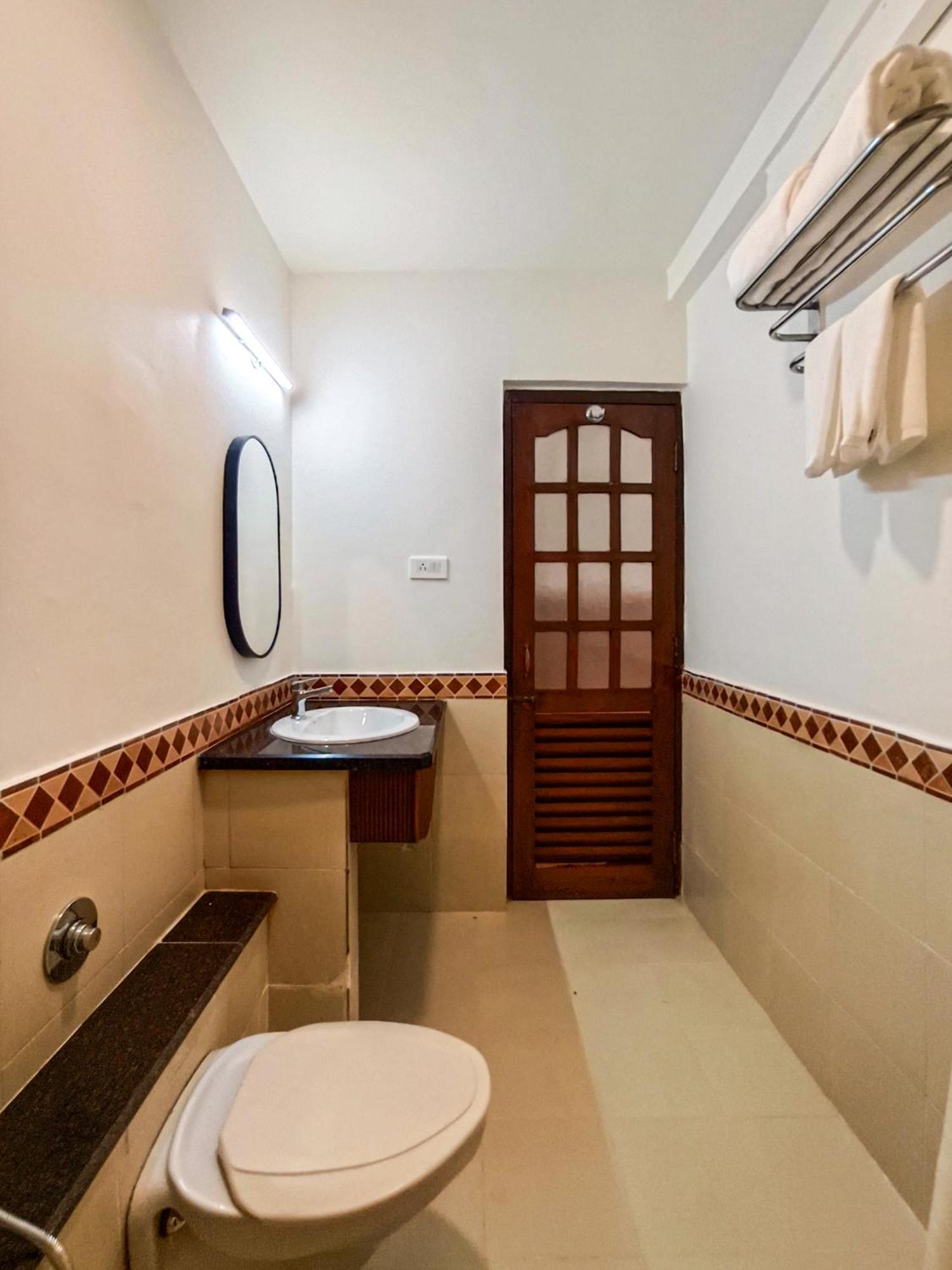 Olive Hotel Alidia Beach Resort By Embassy Group Baga Eksteriør bilde